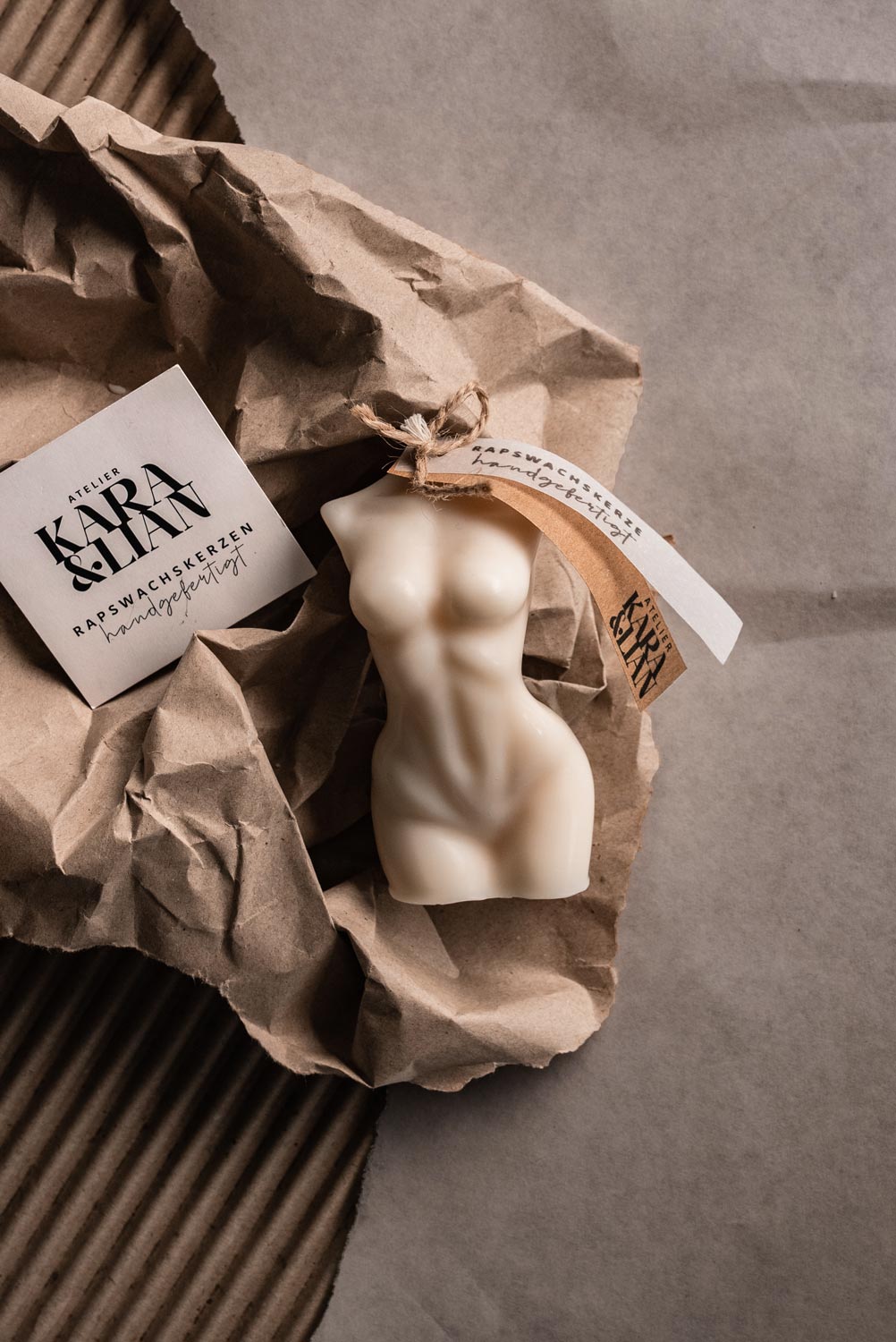 MIA // körperkerze